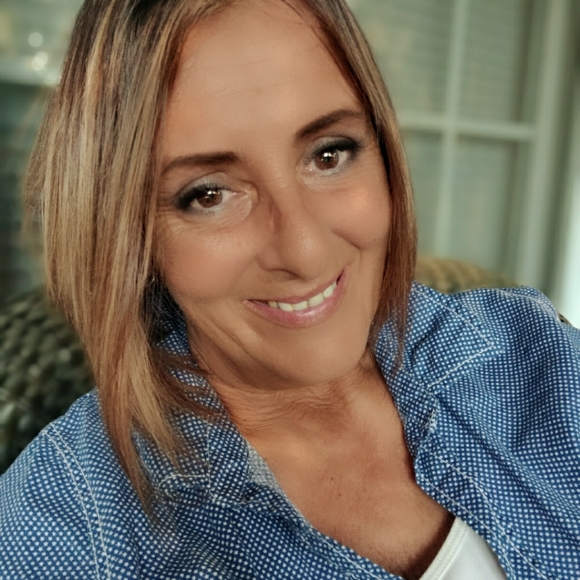 Meet the Posher Other - Meet your Posher, Anne